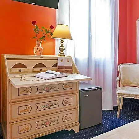 Отель Malibran 3*