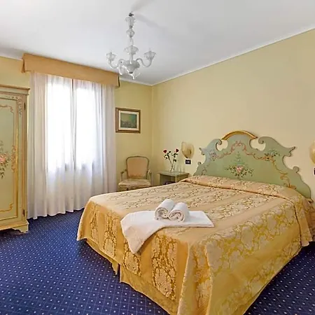Отель Malibran