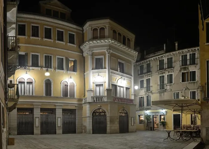 ホテル マリブラン 3*