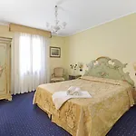 Malibran Hotel 3*