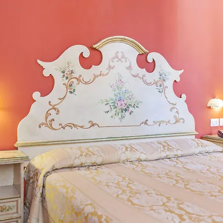 Malibran Hotel 3*